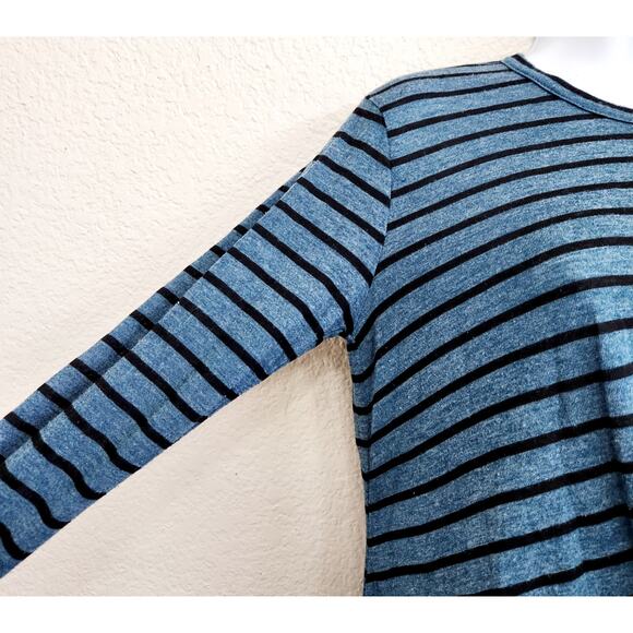 Stateside Blue Black Striped Twisted Hem Round Neck Top Medium Lightweight - Picture 3 of 6